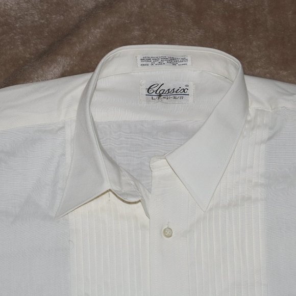 Classix Button Up Dress Shirt - Length 33 - Shoulders 19 - Arm Pits 23.5 - Picture 4 of 14